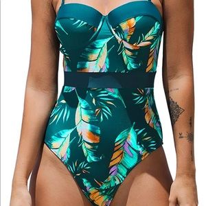 CUPSHE Women's Tropical Leafy Moulded Adjustable Straps One Piece Swimsuit